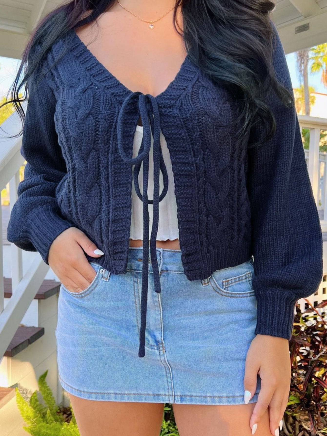 Women's Solid Color And V-neck Twist Knitted Lace-up Lantern Sleeve Sweater